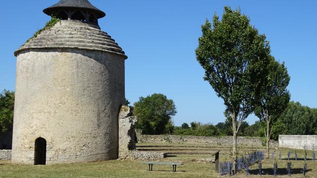 Abbaye De La Chaume